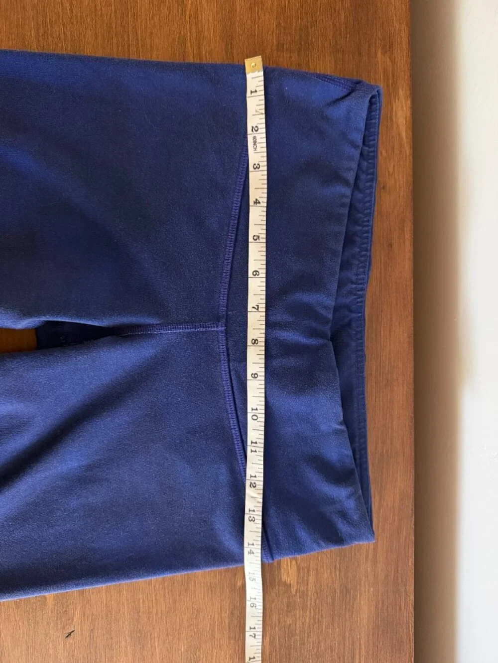 ALO Yoga Capri Leggings Size Medium Blue Mid High Rise Watercolor Full Length